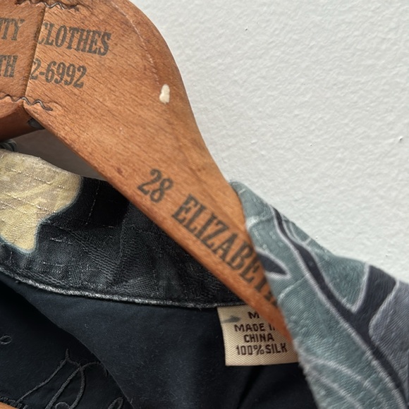 Tommy Bahama Silk Mens SZ. M Black/Green/Yellow Button Down Casual Tropical - Picture 8 of 9